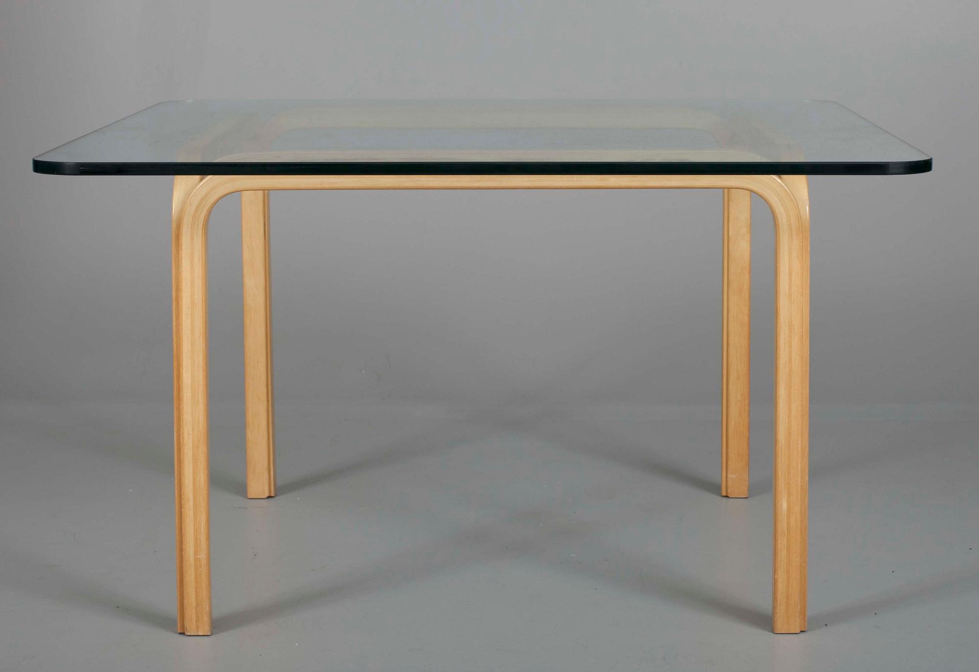 BORD MED GLASSKIVA, björk, glas, Alvar Aalto, 1900-talets senare hälft.