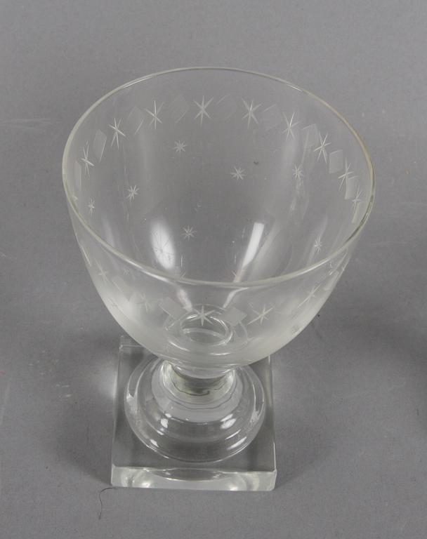 SERVISDELAR, ca 50 delar. Glas, 1900-tal.