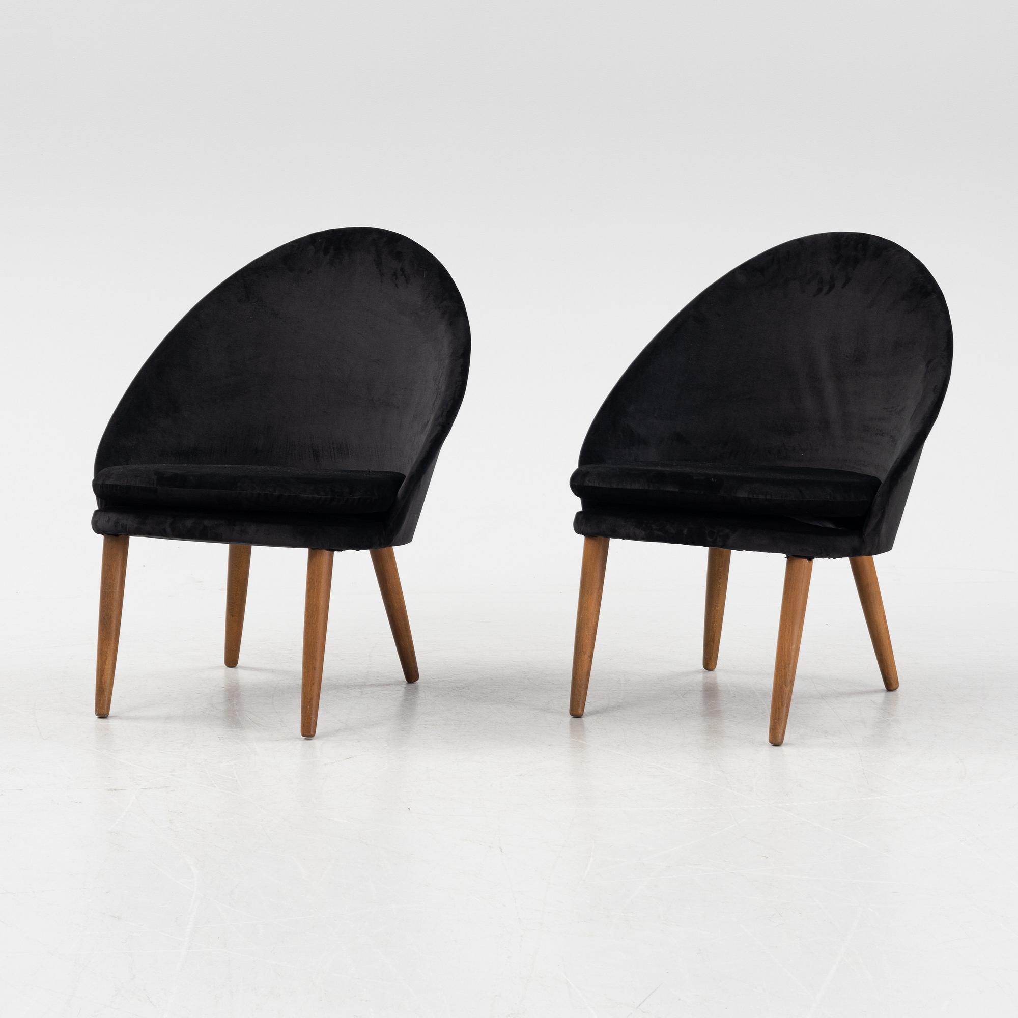 Eyvind Johansson, a pair of '391' easychairs, mid 20th century.