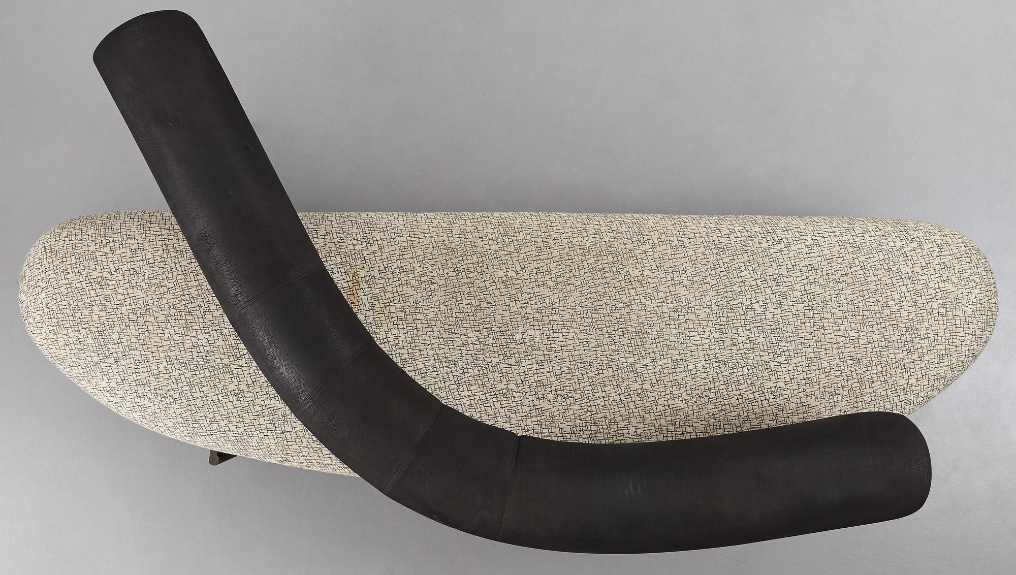 Javier Mariscal, & Pepe Cortes, "M.O.R. Sillon ", sofa, Akaba, Spain ca 1986.