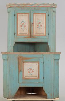 HÖRNSKÅP, Hälsingland, bär datering 1858.