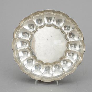 SKÅL, silver, Richard Comyns, London, England, 1966. Vikt 839g.