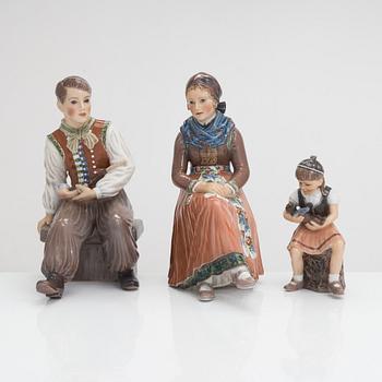 Dahl Jensen, figuriineja, 3 kpl, posliinia, Tanska, 1900-luvun puoliväli.