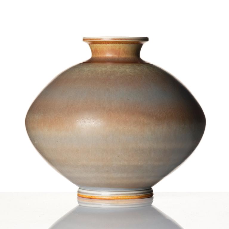 Berndt Friberg, a stoneware vase, Gustavsberg studio, Sweden 1966.