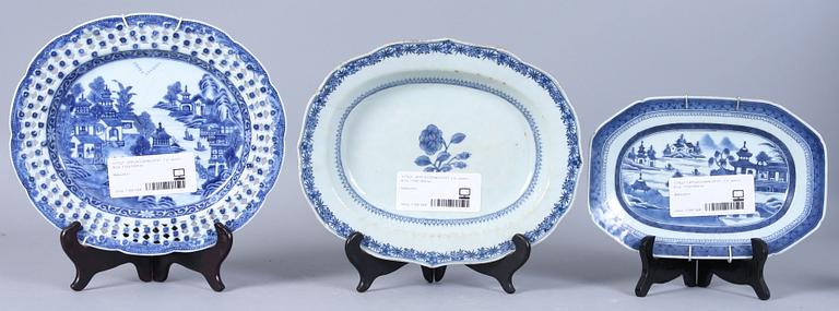 UPPLÄGGNINGSFAT, 3 st, porslin, Kina, 1700/1800-tal.