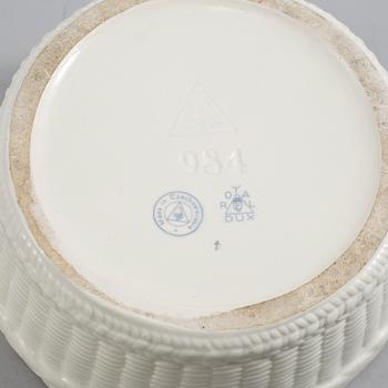 ÄGGSKÅL, flintgods, Royal Dux, Tjeckoslovakien, 1900-talets första hälft.