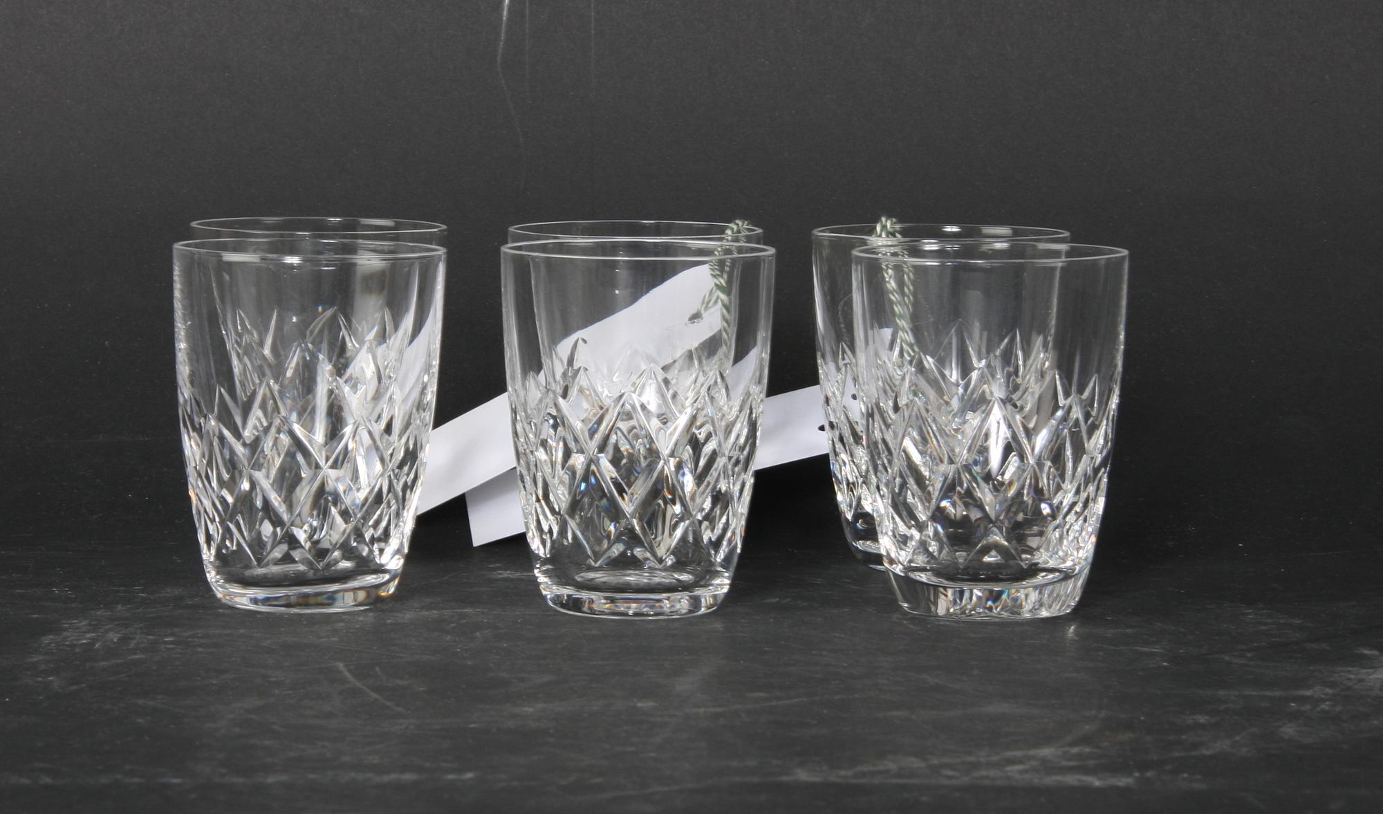 SERVISDELAR, ca 100 delar, glas, 1800/1900-tal.