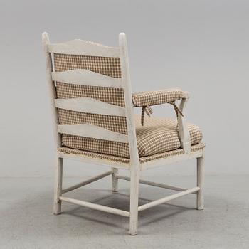 A painted armchair from around year 1800.