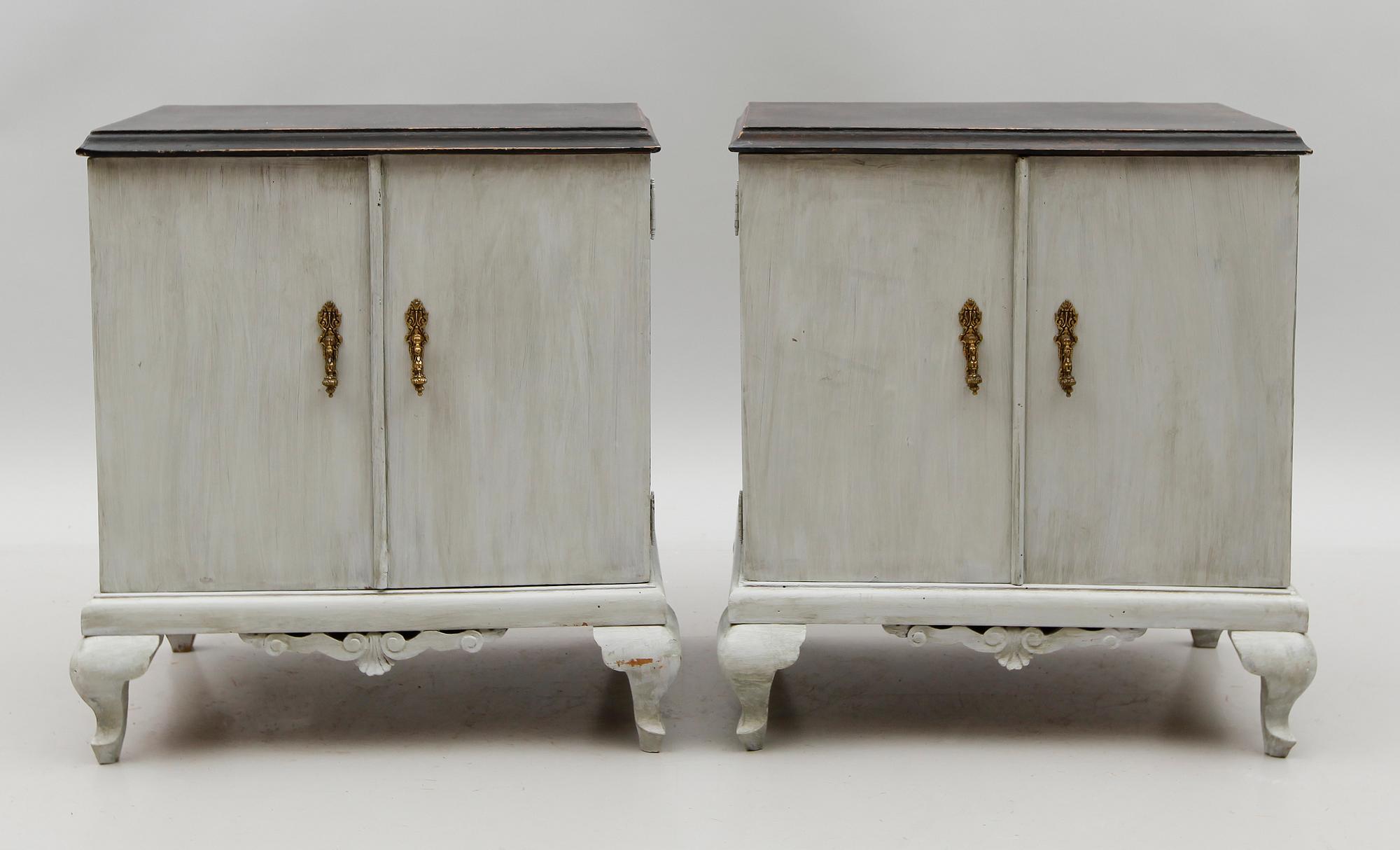 SÄNGBORD, 1 par, rokokostil, 1900-tal.