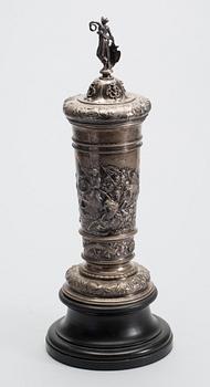 PRAKTPOKAL MED LOCK, silver 800/1000, barockstil, Tyskland. Ca 800g.