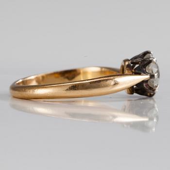 RING, 18k guld, gammalslipad diamant ca 0,70 ct, Helsingfors 1924.