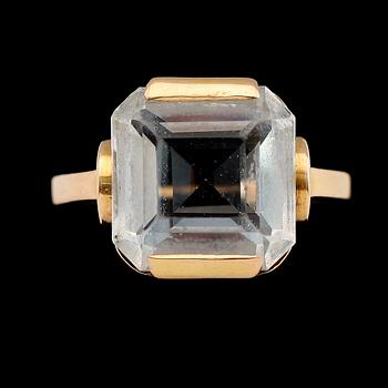 RING, 18K guld, bergkristall, svenska stämplar.