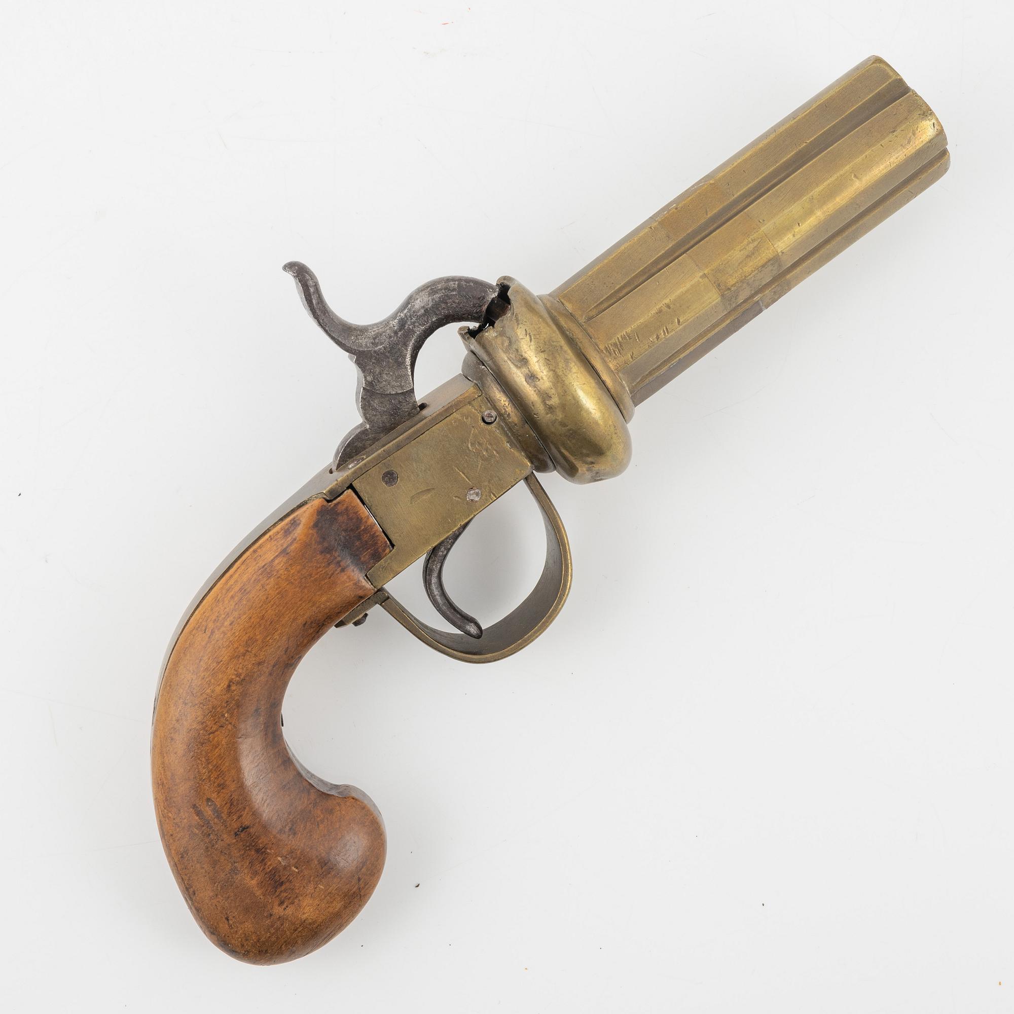 Slaglåsrevolver, märkt AIS (Anders Johannesson i Romenäs 1840-1914).