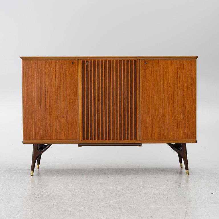 A 1950's sideboard.