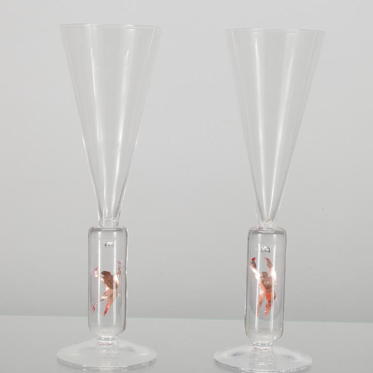 GLAS, ett par, "Millennium" Bert Vallien, Kosta Boda, signerade och numrerade.