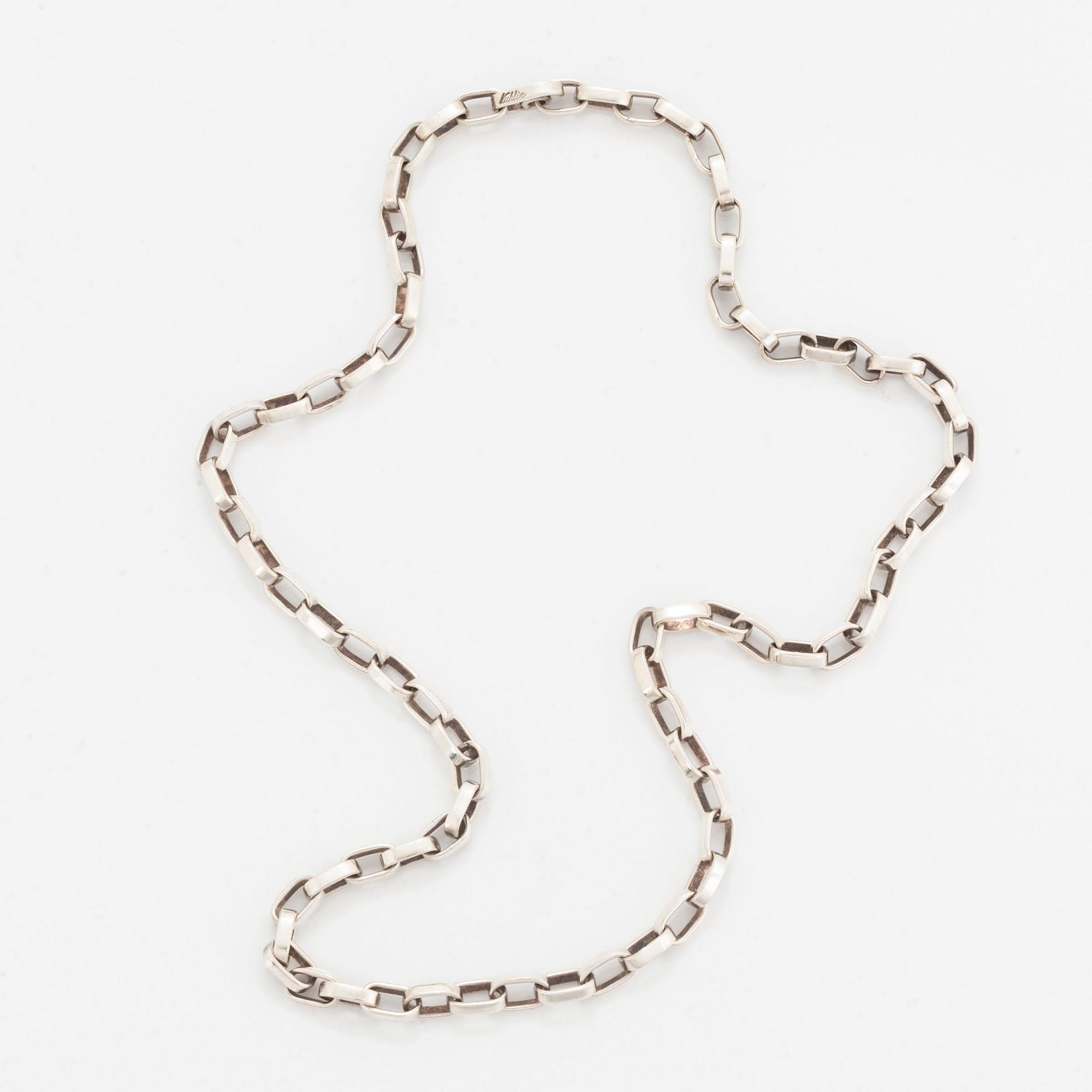 Collier silver av Göran Kuhlin.