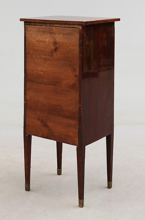 POTTSKÅP, sengustaviansk stil, 1800-talets andra hälft.