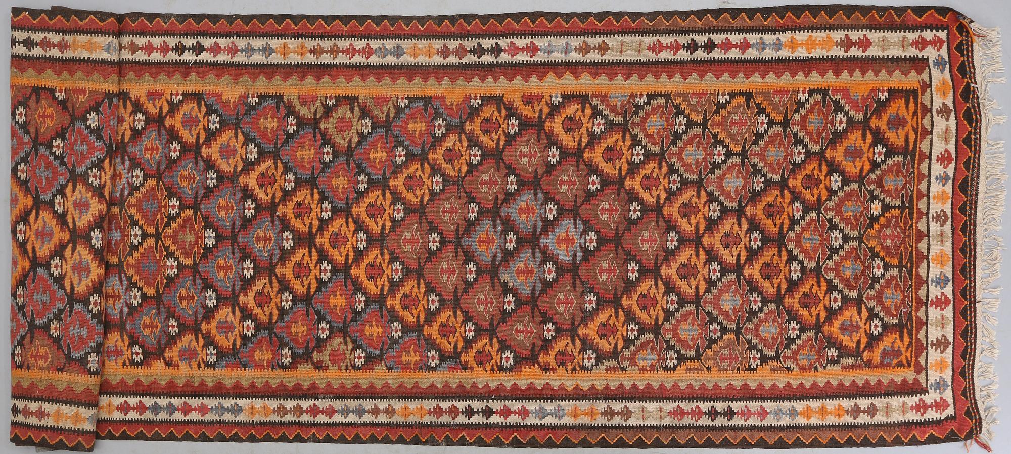 MATTA, Kelim, old, 455 x 115 cm.