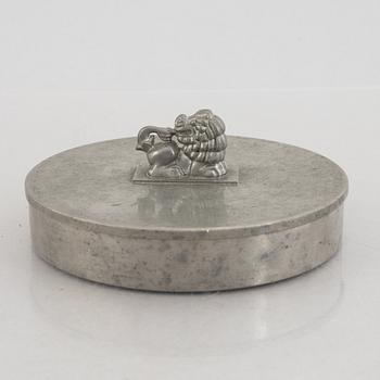 C.G. Hallberg, a lidded box model "5736", Stockholm, 1935.