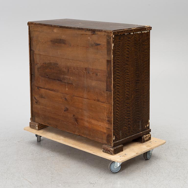 A chest of drawers, late 19th century.