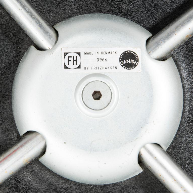 Arne Jacobsen, Chair, “Series 7”, Fritz Hansen, Denmark.
