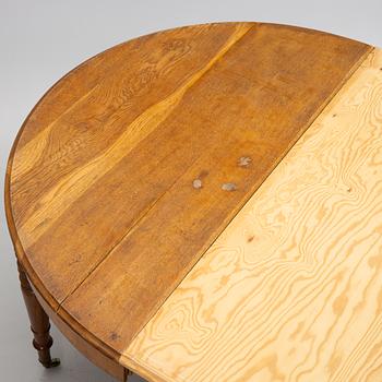 Dining table, late 19th century.