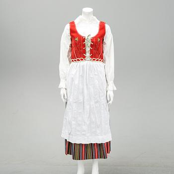 Folkdräkt, Östra Härad, 1900-talets andra hälft. Omkring storlek 38.