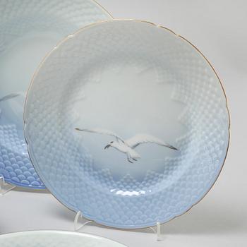 A 57 pcs"Måsen" porcelian dinner service by Bing & Gröndahl, the latter half of the 20th Century.