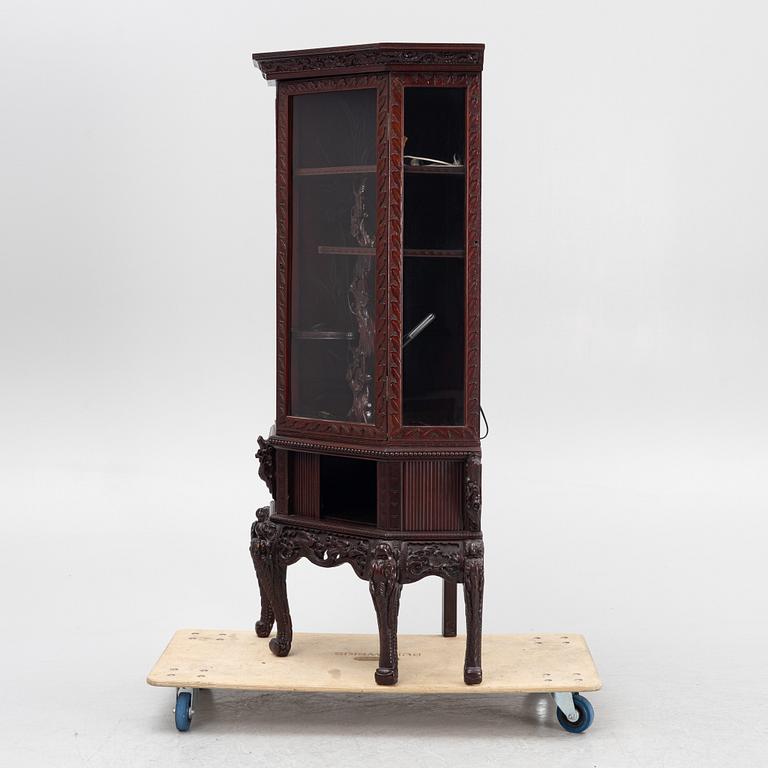 Vitrinskåp, Kina, 1900-tal.