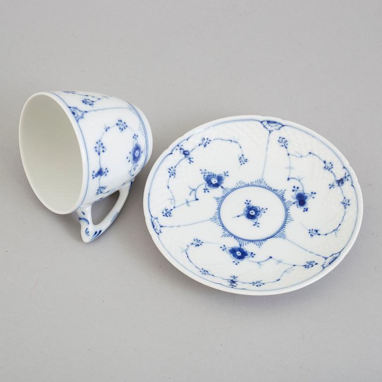 A part tea and coffee porcelain service, 'Musselmalet', Royal Copenhagen and Bing & Gröndal, 20th century (23 pieces).