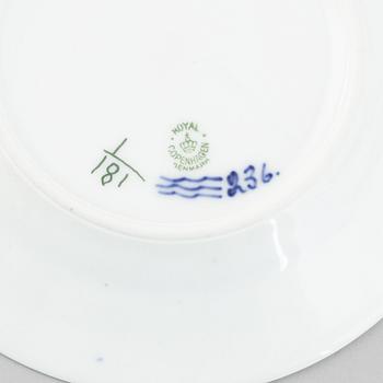 A Royal Copenhagen Musselmaalet, part dinner service, Denmark, 20th Century. (34 pieces).