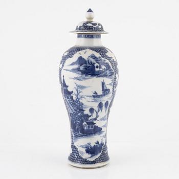 A blue and white vase with cover, Qing dynasty, 18th Century.