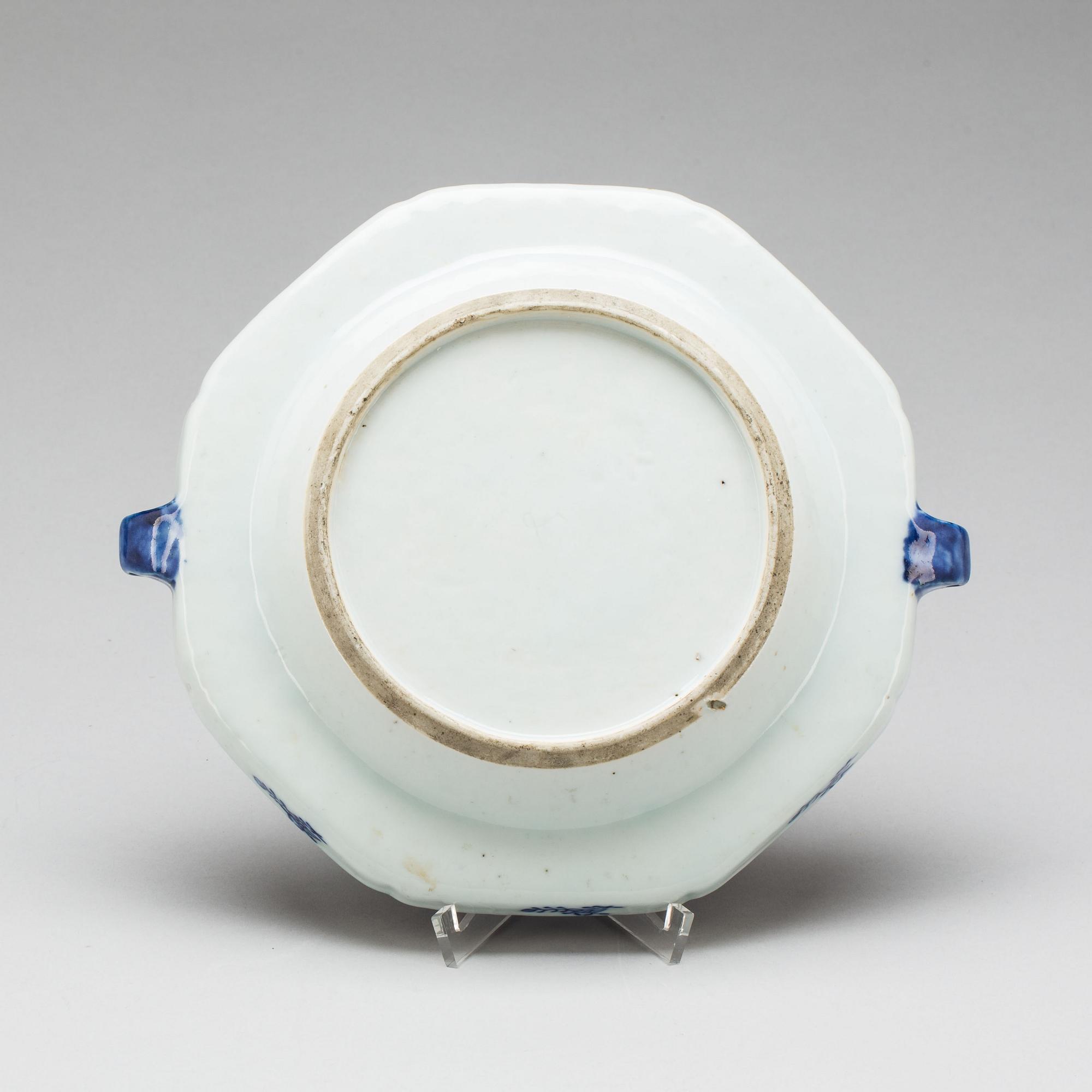 VÄRMETALLRIK, kompaniporslin. Kina, 1700/1800.