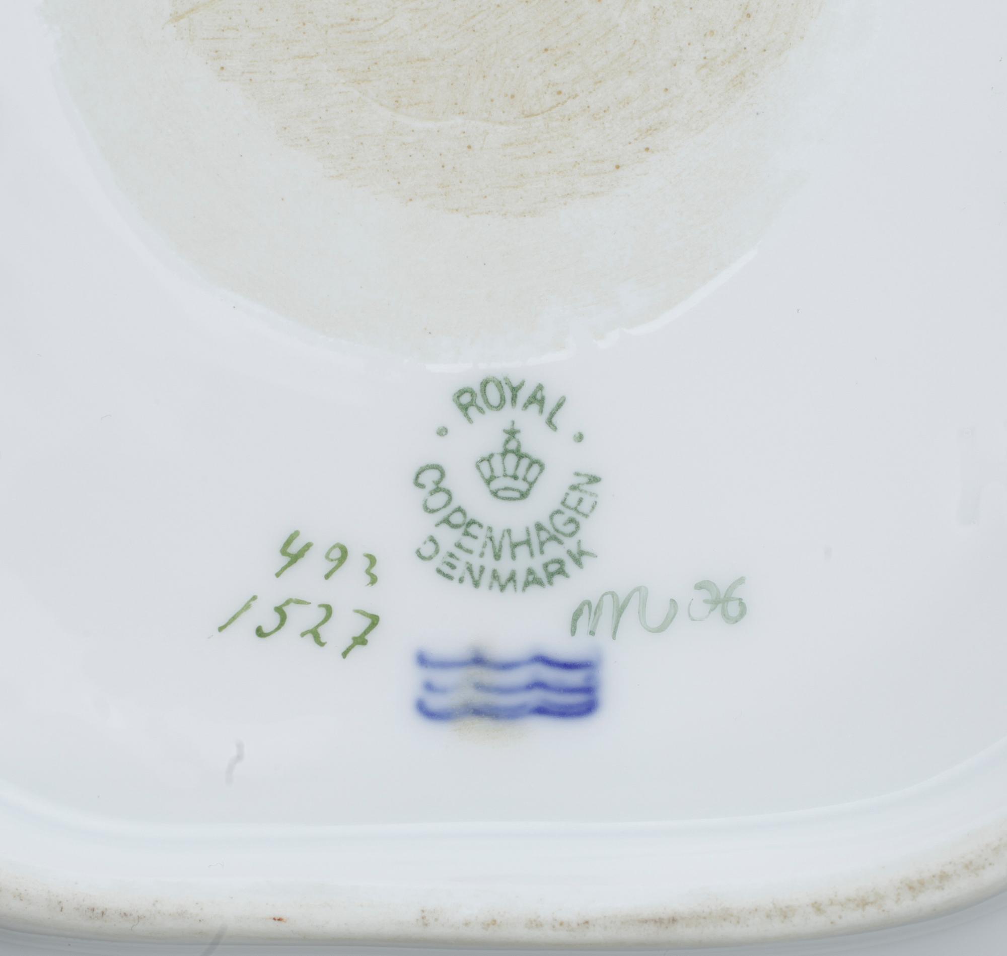 SERVISDELAR, 3 delar "Sachsisk blomst", Royal Copenhagen, 1900-talets mitt.
