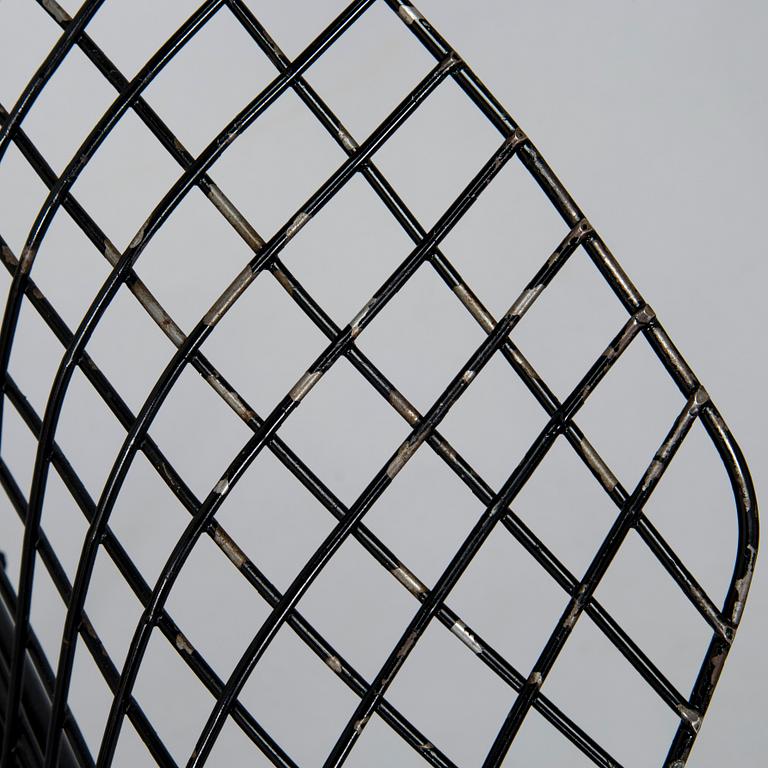 Harry Bertoia, stolar, ett par, "Diamond chair", tidigt 1960-tal.