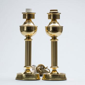 BORDSLAMPOR, två st. mässing, EWÅ, Värnamo, 1900-talets andra hälft.