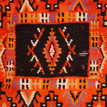 Matto, semi-antique Moroccan, ca 163 x 116-119 cm.