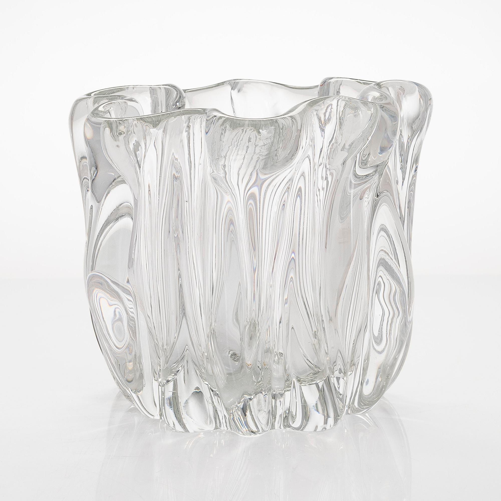 Tapio Wirkkala, A 'Kalvolan kanto' glass vase, signed Tapio Wirkkala - 3241.