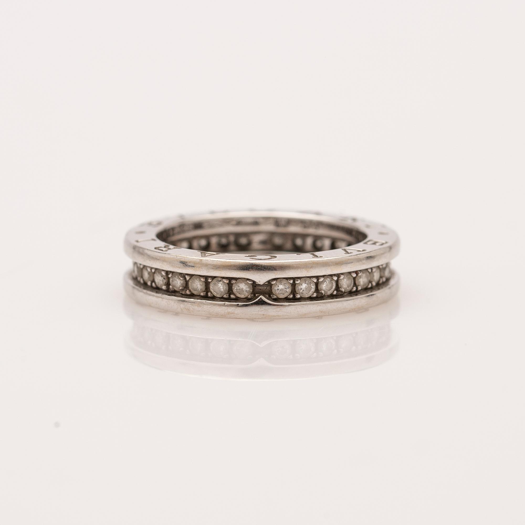 Bulgari, ring, 18K white gold with brilliant-cut diamonds.