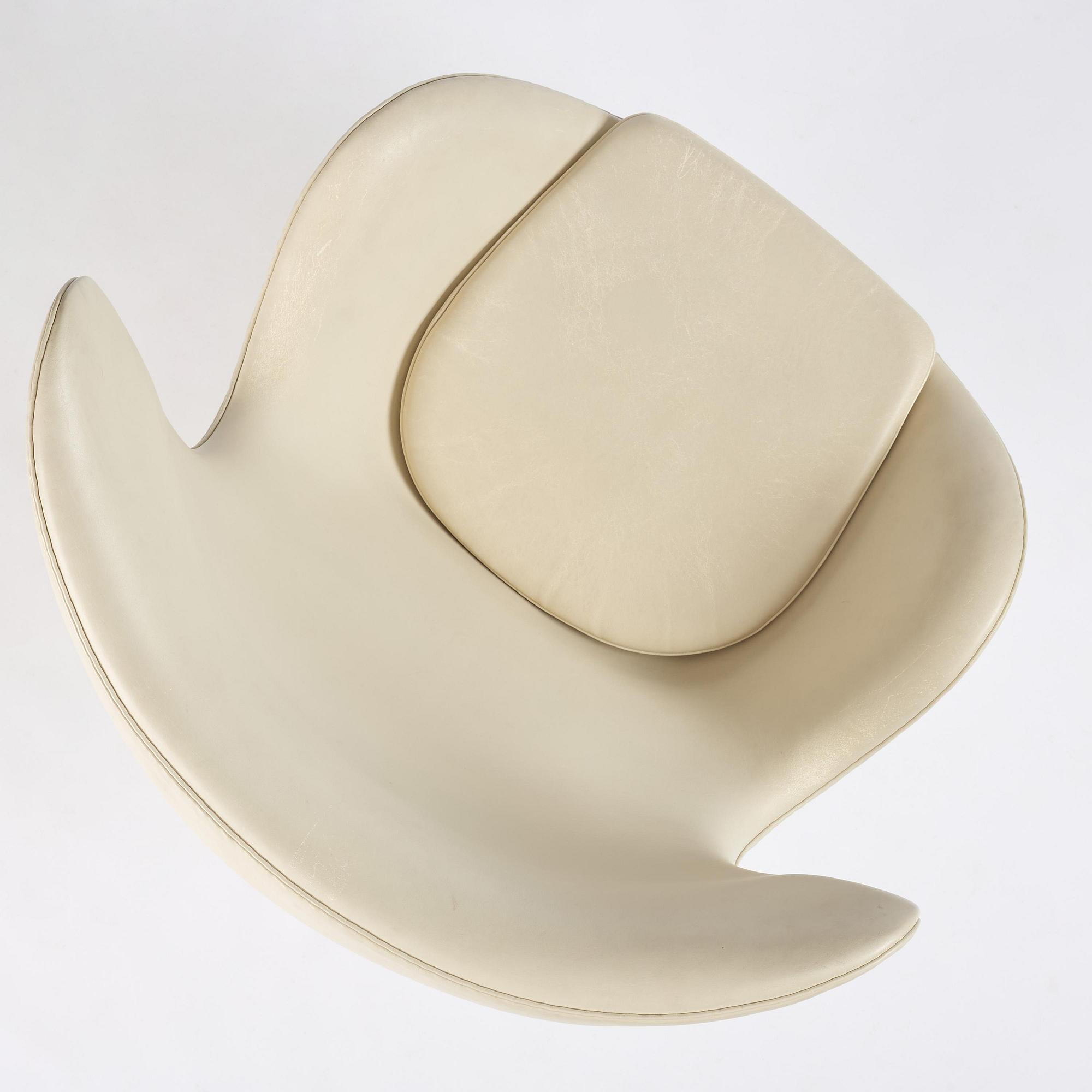 Arne Jacobsen, an "Egg" armchair, Fritz Hansen, Denmark, 2006.