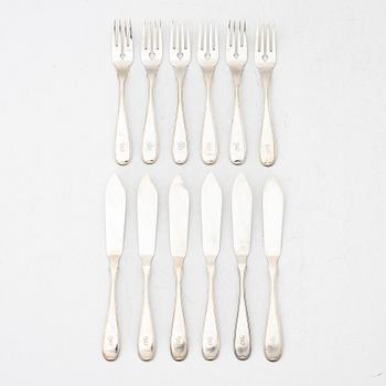 Gustaf Möllenborg, twelve pieces of silver fish cutlery, Stockholm, 1916-18.