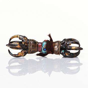 Vajra, porslin. Qingdynastin, Qianlong/Jiaqing (1736-1820).