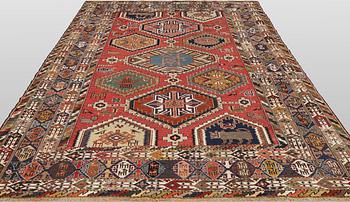 Semi-antique Kelim Sumak carpet, 296 x 203 cm.