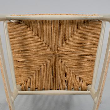 HANS J. WEGNER, gungstol, "J-16", Danmark. Modellen formgiven 1944.