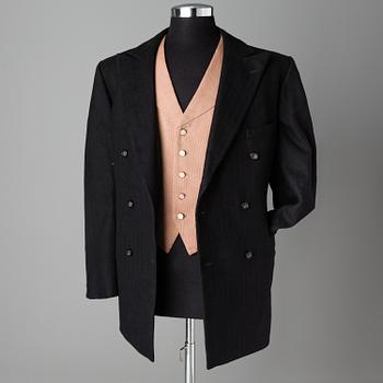Five pieces of clothing owned by Kar de Mumma, second half of the 20th Century.