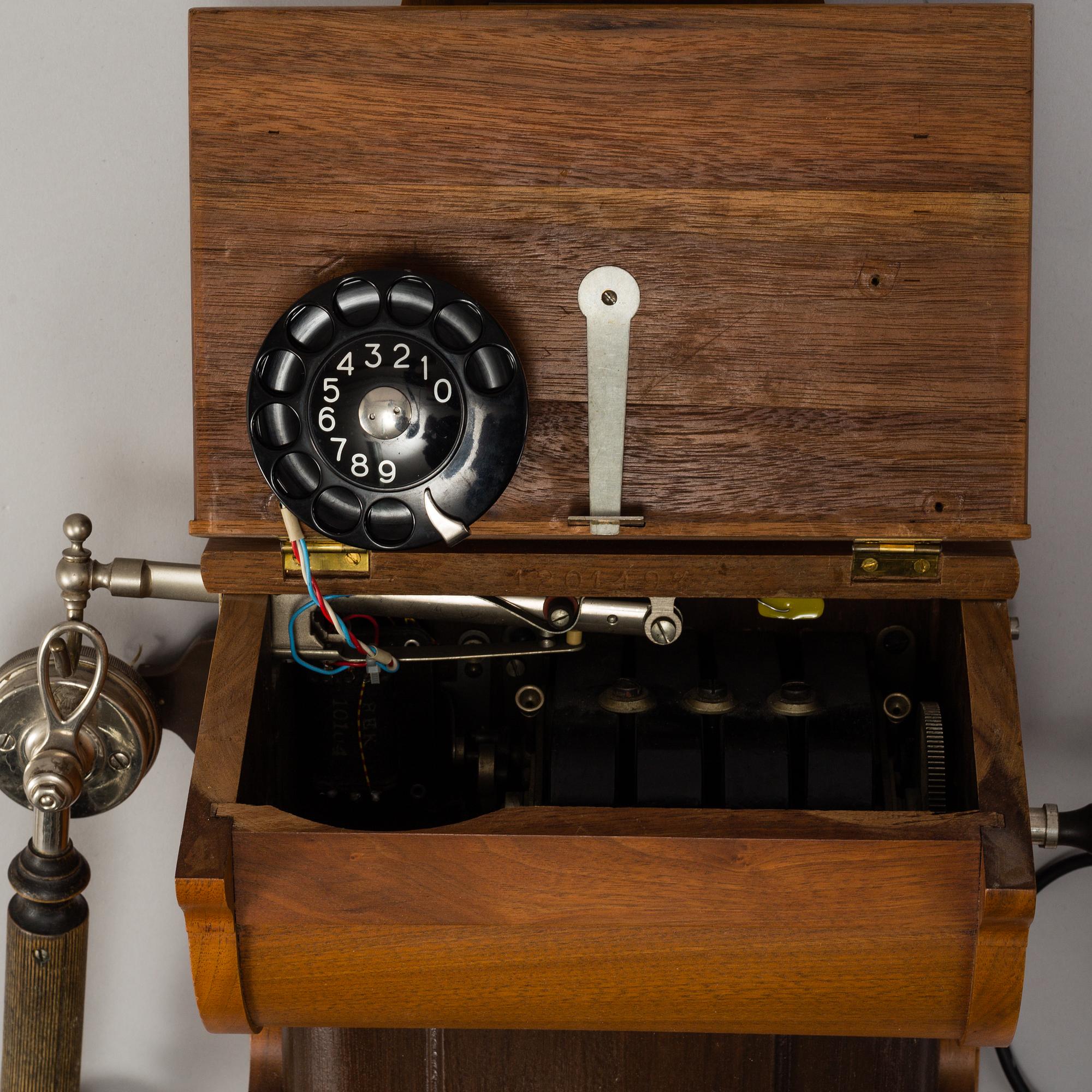 VÄGGTELEFON, L. M. Ericsson, Stockholm, 1914.