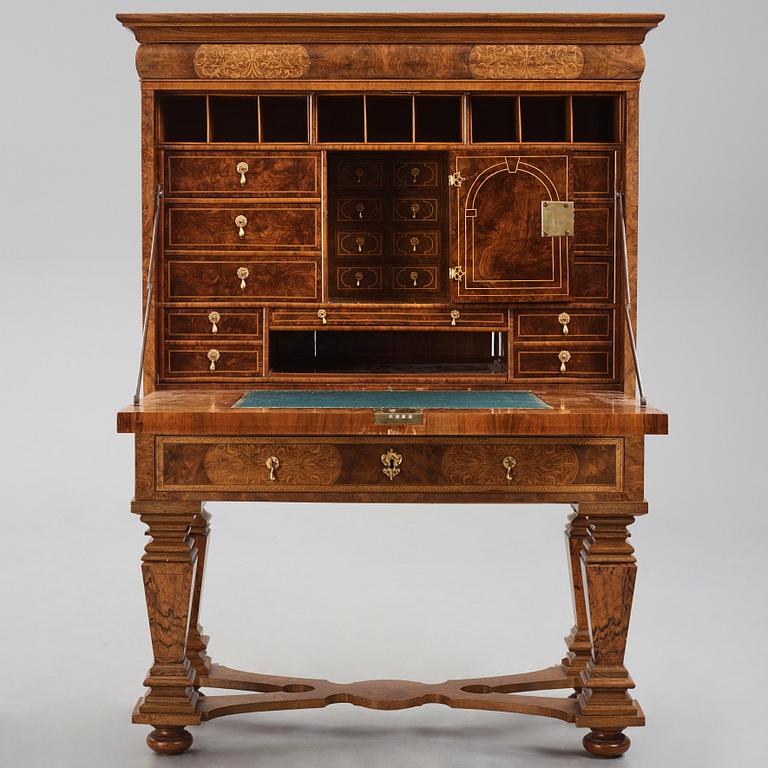 A English William and Mary (Baroque) secretaire.