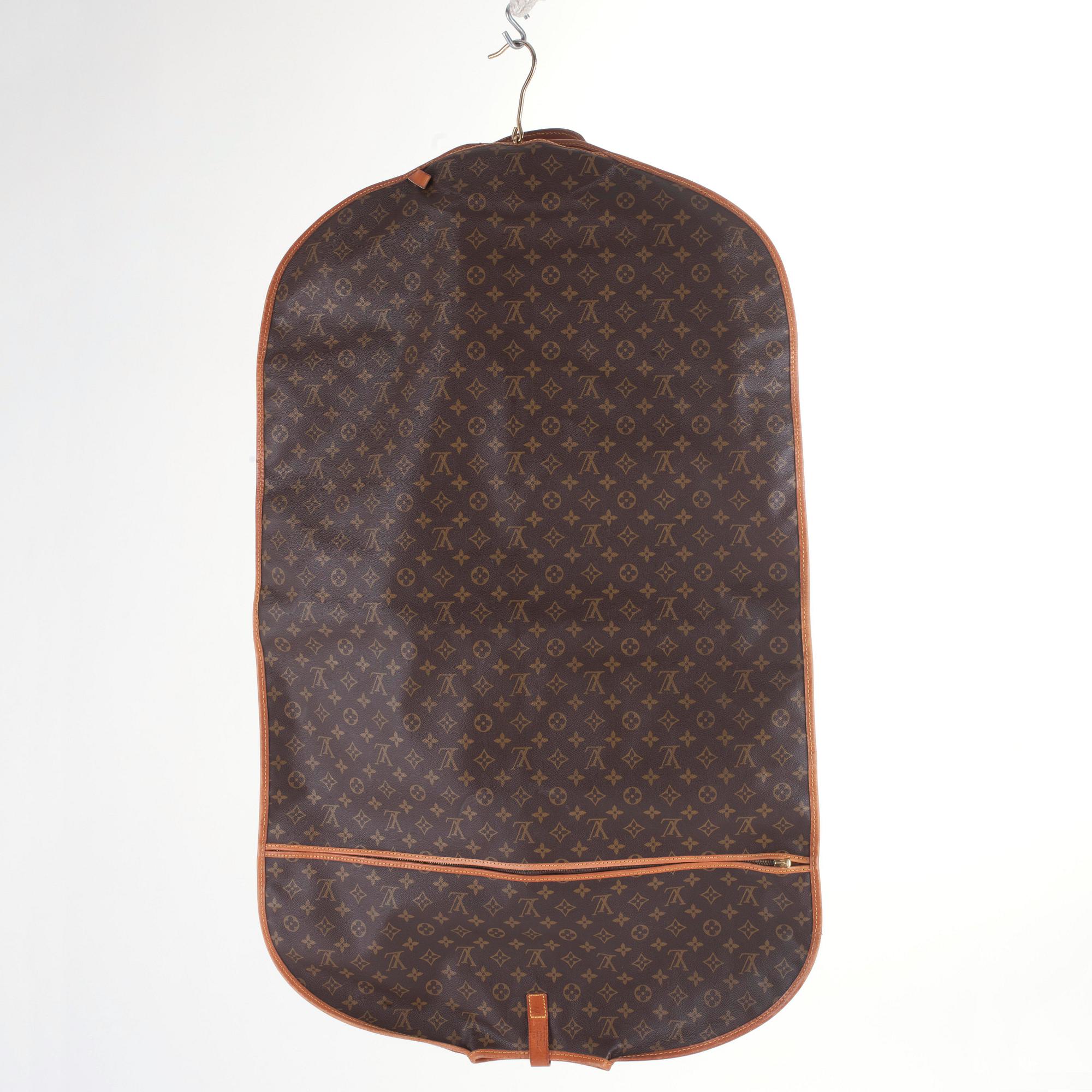 LOUIS VUITTON, a monogram canvas garment cover.
