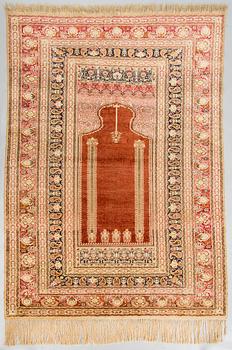 Prayer rug,  antique Gördes. C. 220 x 155 cm.