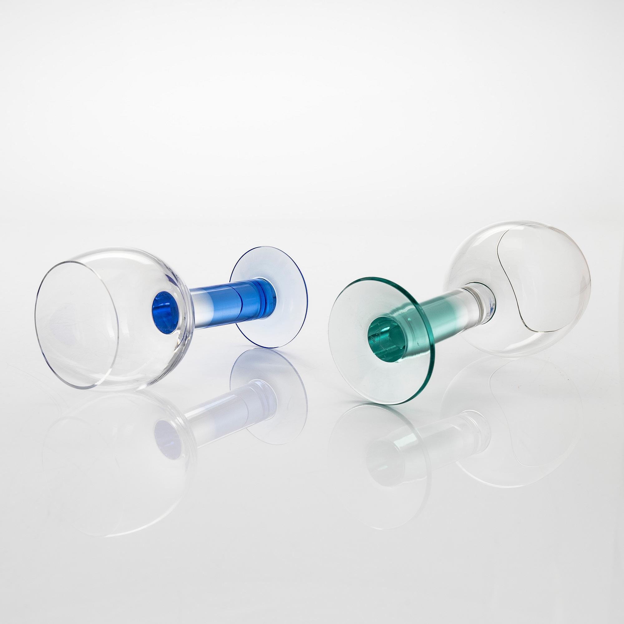Kerttu Nurminen, dricksglas, servisdelar, 32 st, "Mondo", Iittala, 1900-talets slut.